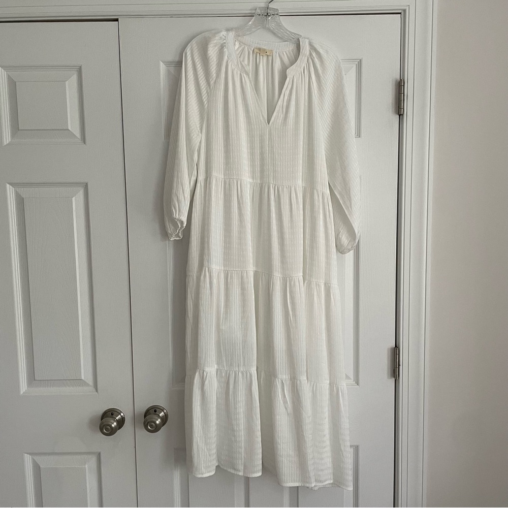 Entro White Textured Tiered Maternity Midi Dress